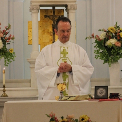 Fr. Bob saying mass