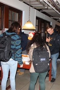 Students enjoyed a free breakfast to kick off Commuter Appreciation Week, which runs from November 13-17.